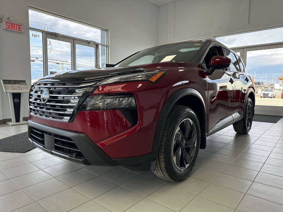 2025 Nissan Rogue SV MOONROOF in Amos, Quebec