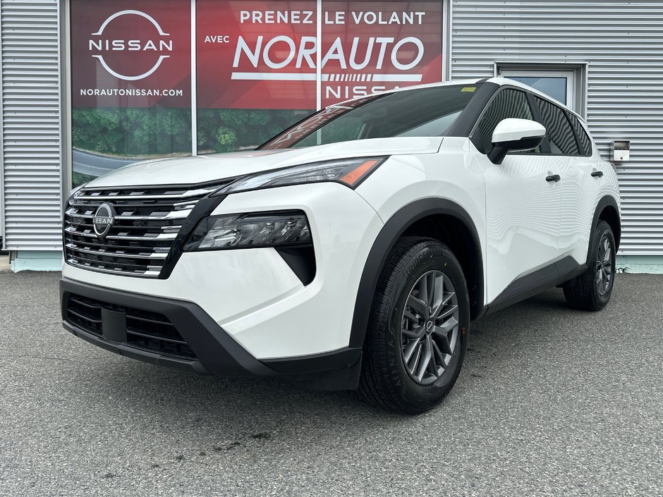 2025 Nissan Rogue S in Amos, Quebec