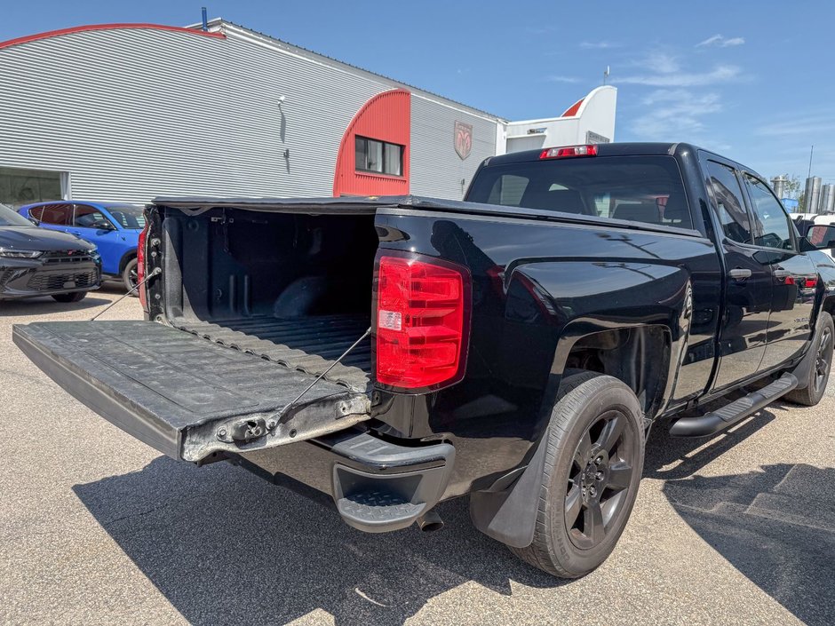 Chevrolet Silverado 1500 Custom 2018-10