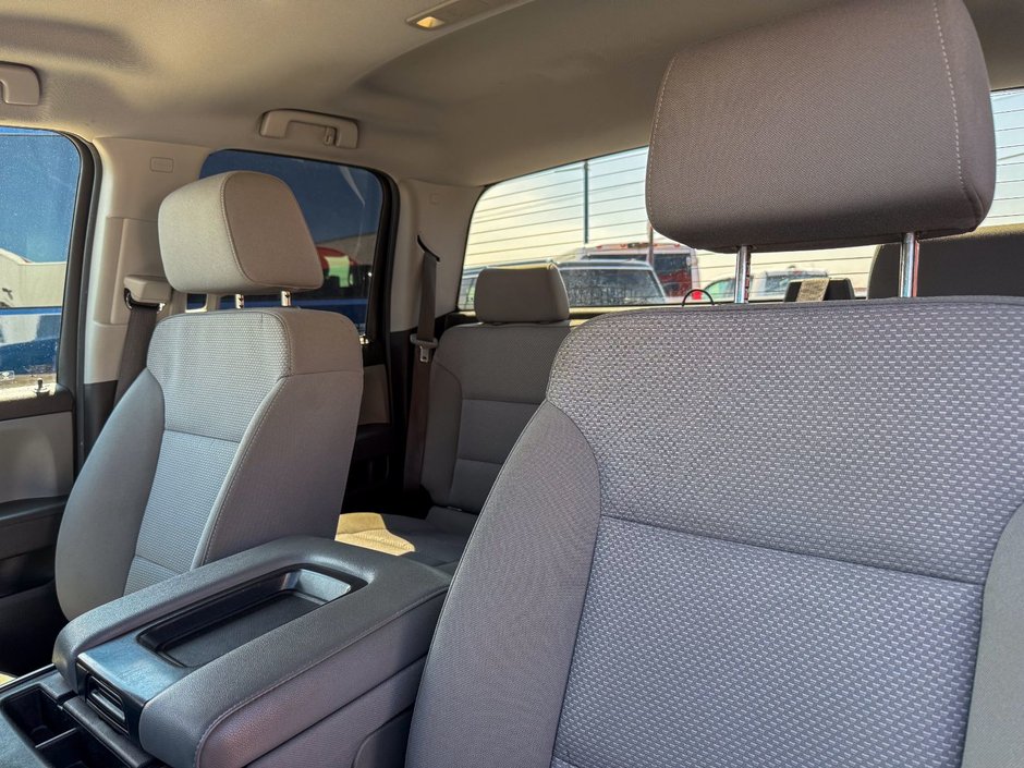 Chevrolet Silverado 1500 Custom 2018-15