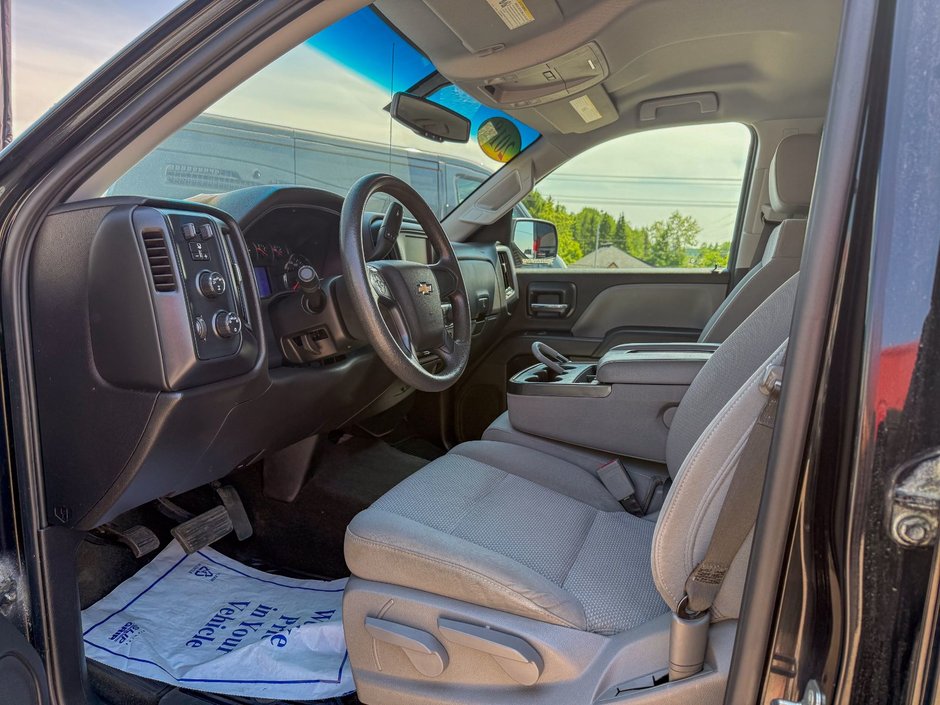 Chevrolet Silverado 1500 Custom 2018-11