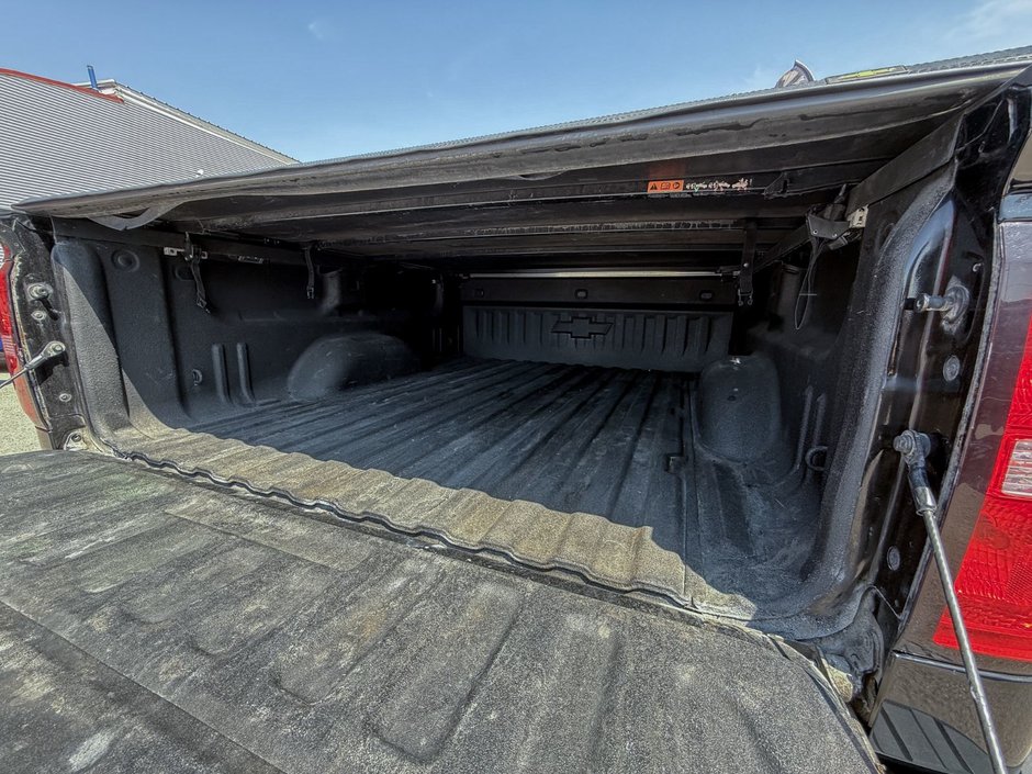 Chevrolet Silverado 1500 Custom 2018-9