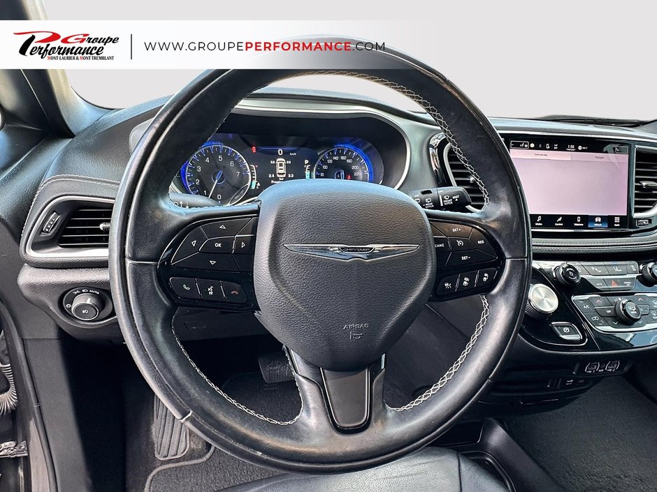 2022 Chrysler Pacifica Touring L-11