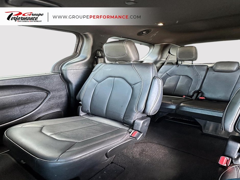 2022 Chrysler Pacifica Touring L-8