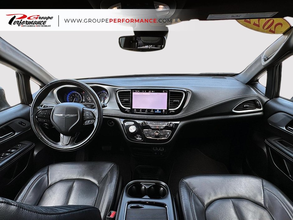 2022 Chrysler Pacifica Touring L-10