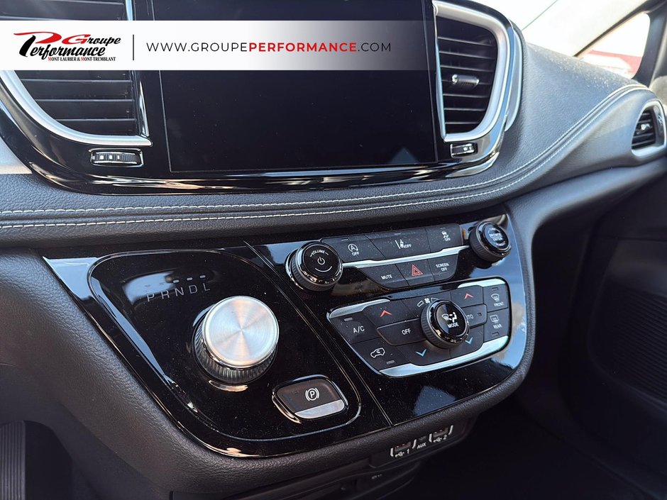 Chrysler Pacifica Touring L 2022-15