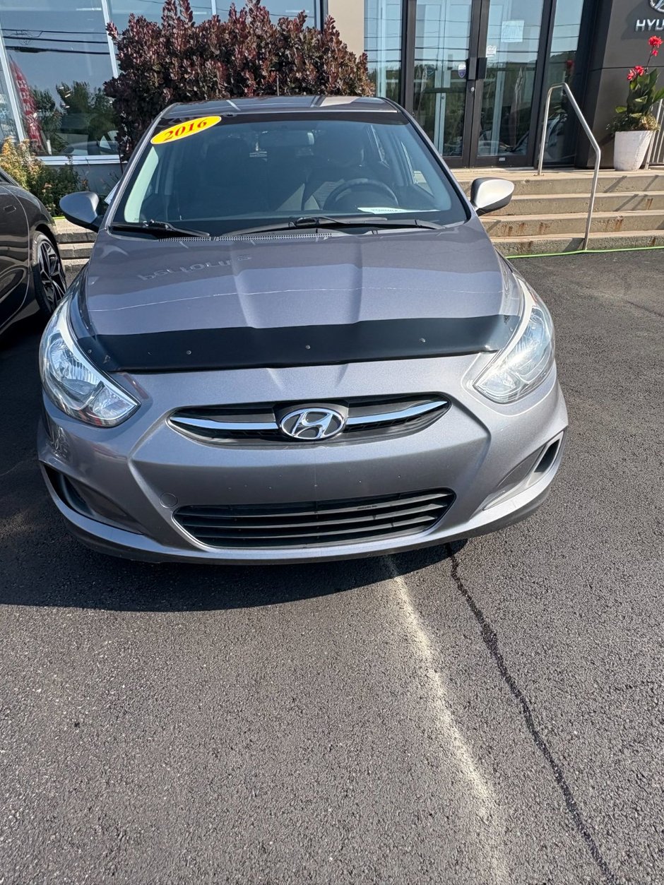 Hyundai Accent GL 2016 à Mont-Tremblant, Québec