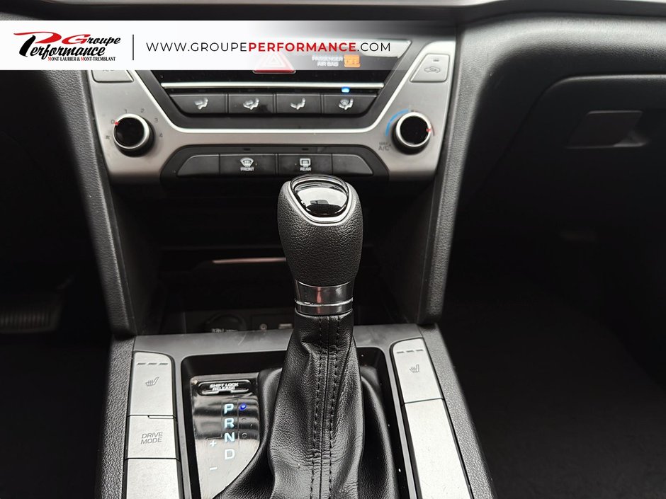 Hyundai Elantra LE 2017-17