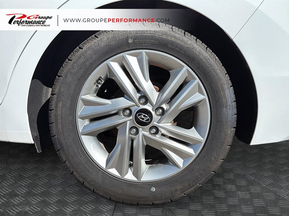 Hyundai Elantra Preferred 2020-8