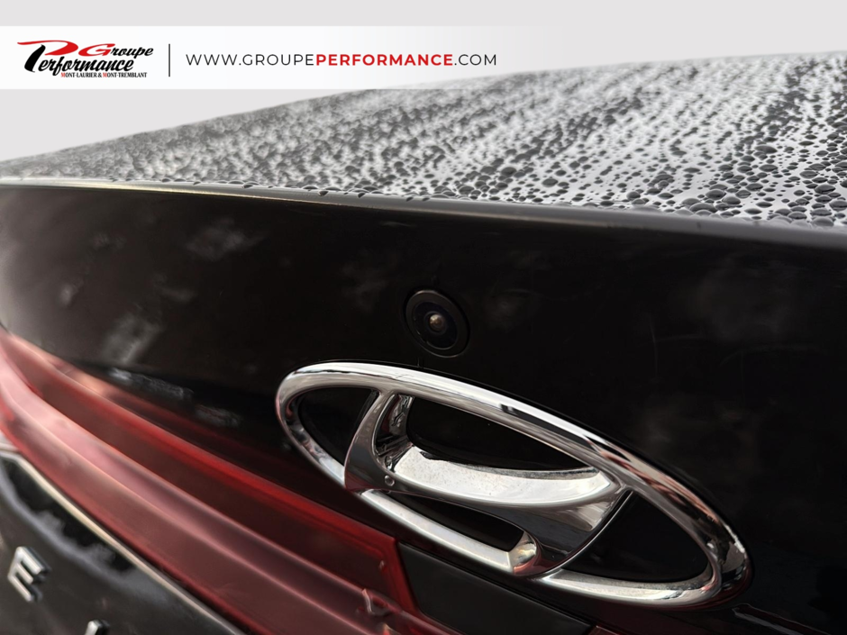 Hyundai Elantra Essential 2022-8