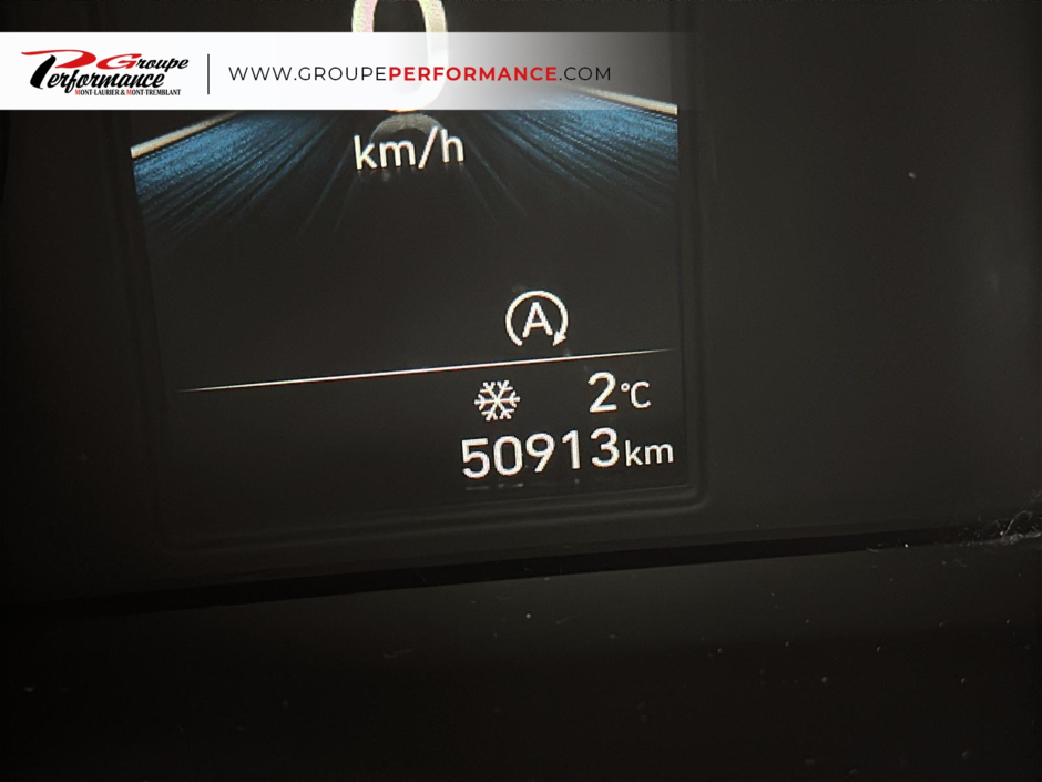 Hyundai Elantra Essential 2022-13