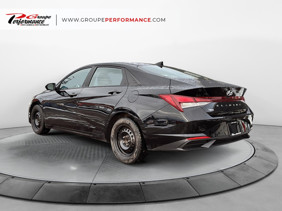 Hyundai Elantra Essential 2022-2