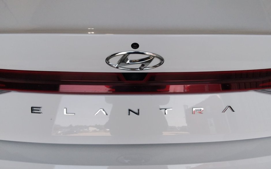 2023 Hyundai Elantra Preferred-12