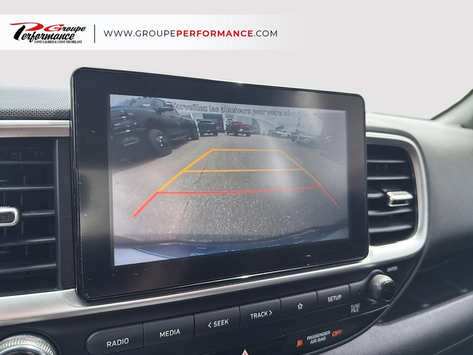 2021 Hyundai Venue Essential-16