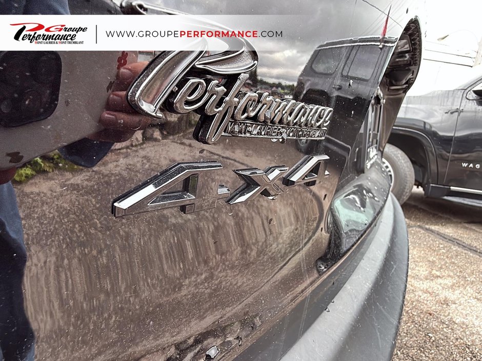 Jeep Cherokee Altitude 2023-11