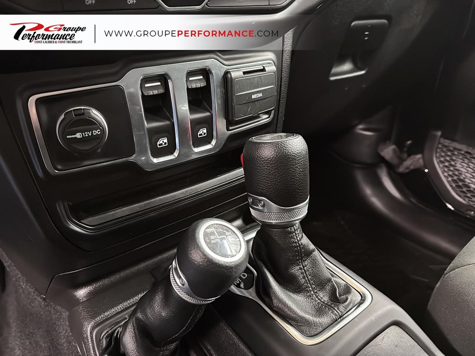 2022 Jeep Wrangler Willys-15