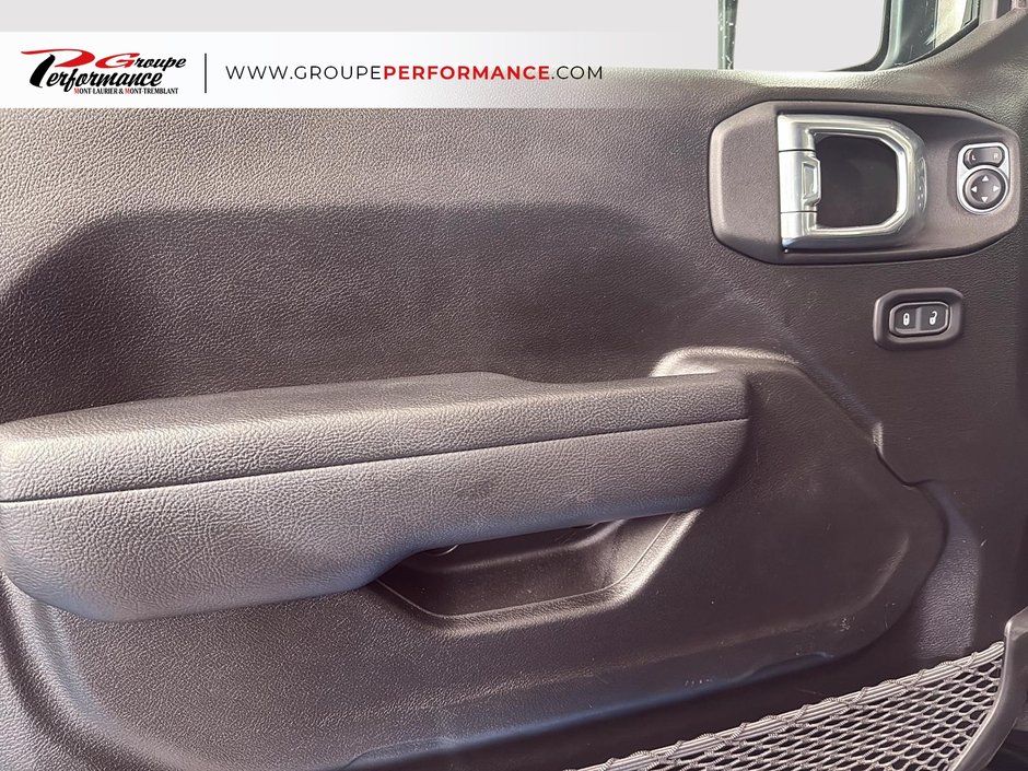 2022 Jeep Wrangler Willys-12