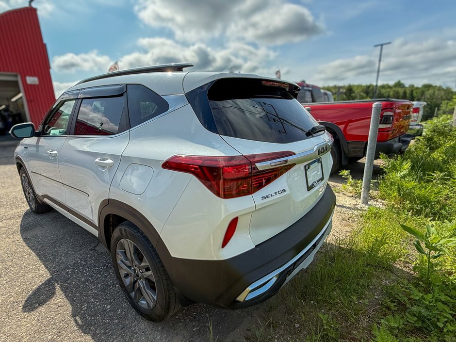 Kia Seltos EX 2023-4