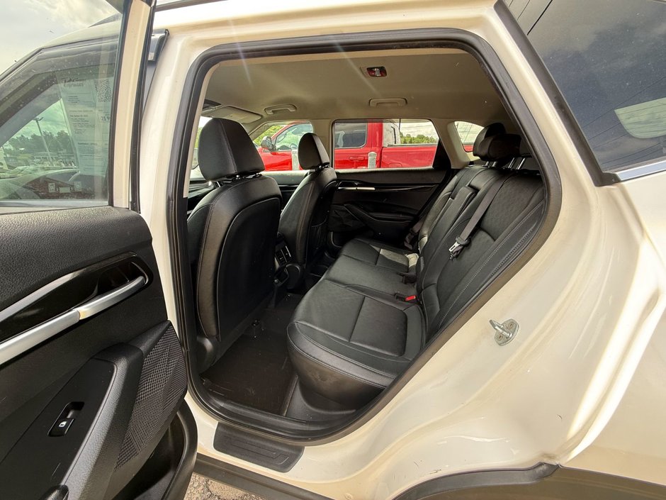 Kia Seltos EX 2023-12