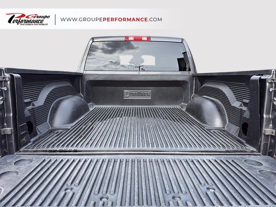 2023 Ram 1500 Classic SLT-17