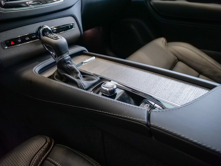 2022 Volvo XC90 Inscription/ Polestar/ Bowers & Wilkins/Advanced-11