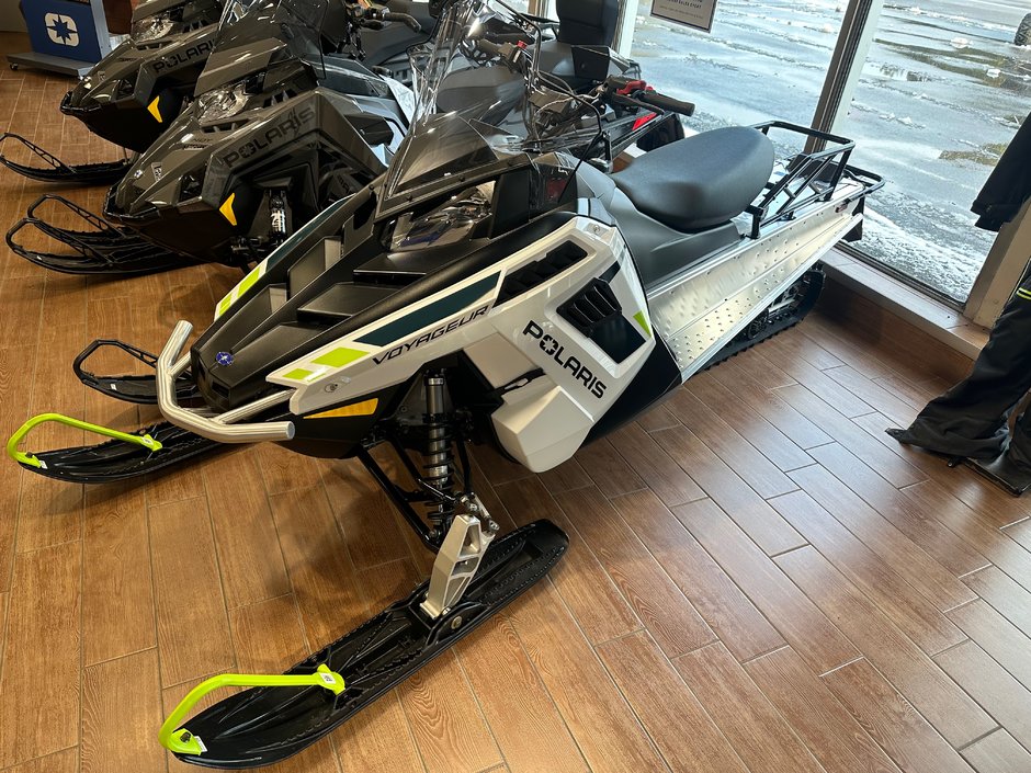 Polaris 550 VOYAGEUR 144 ES  2025