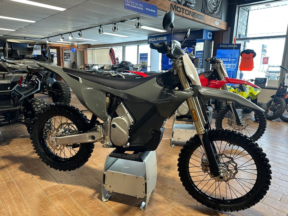 STARK FUTURE VARG EX ALPHA 80HP 2026