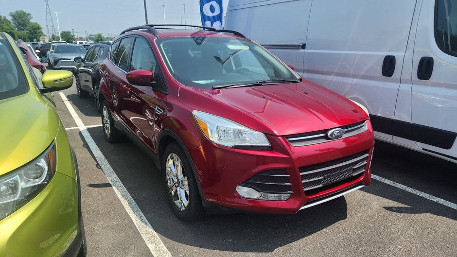 2014 Ford Escape SE , TOIT PANO ,AWD in Charlemagne, Quebec