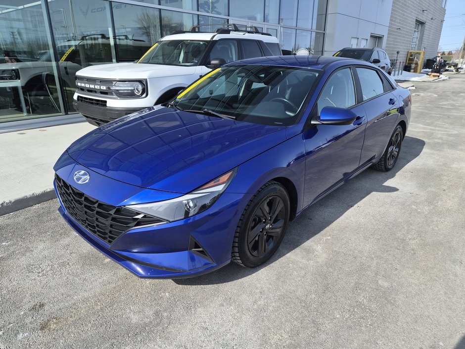 Hyundai Elantra Preferred 2023 à Charlemagne, Québec