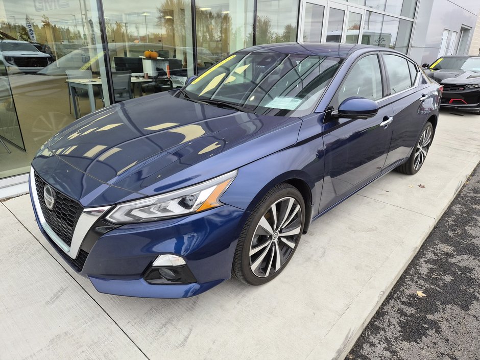 2022 Nissan Altima 2.5 Platinum ,AWD in Charlemagne, Quebec