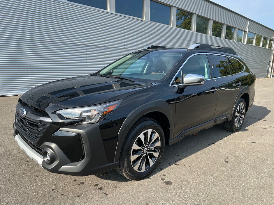 2025  Outback Premier XT in Charlemagne, Quebec