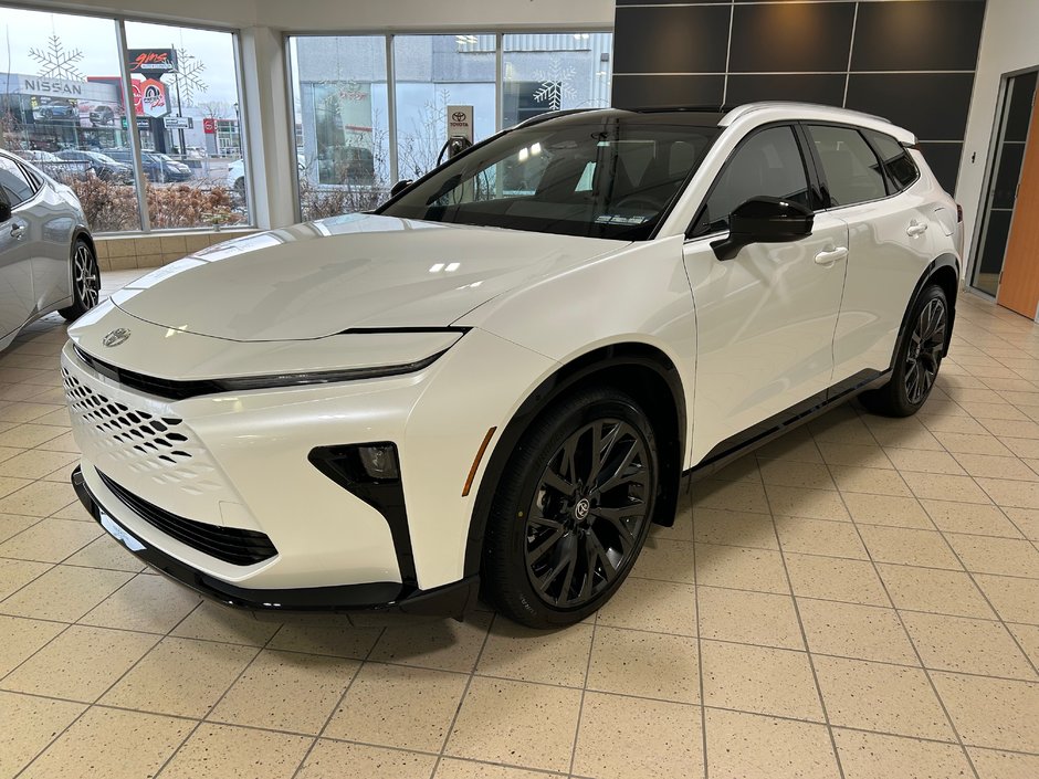 2025 Toyota Crown Signia Limited in Charlemagne, Quebec