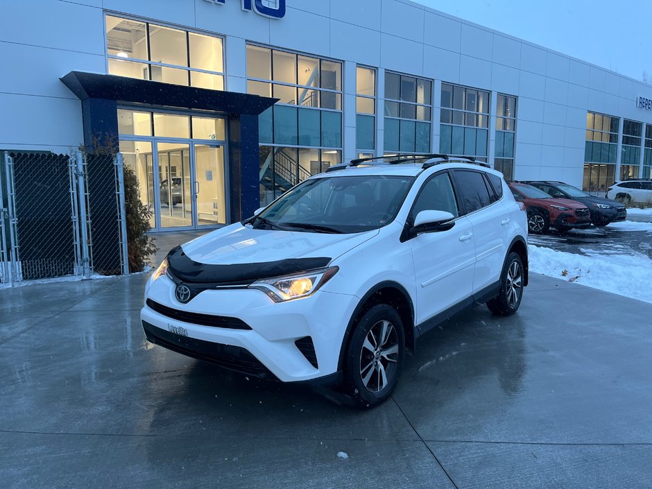 2018  RAV4 LE,AWD,CAMÉRA DE RECUL,BANC CHAUFFANT in Charlemagne, Quebec