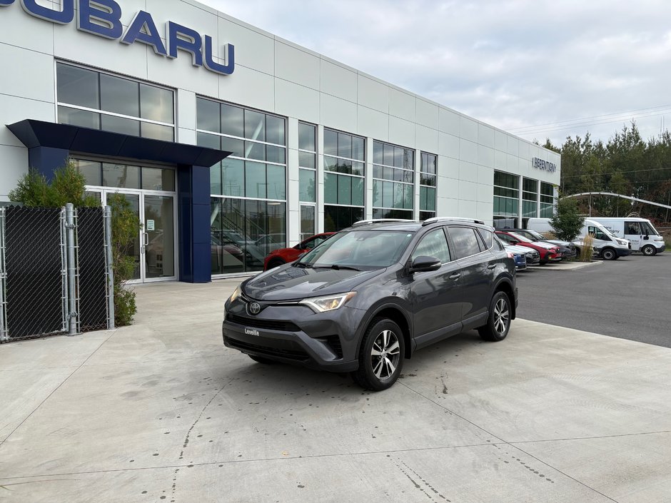 2018 Toyota RAV4 LE, CAMÉRA DE RECUL, BANC CHAUFFANT in Saint-Jérôme, Quebec