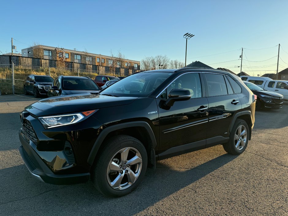 2020  RAV4 HYBRIDE LIMITÉ NAVIGATION.TOIT.SIEGES CUIR in Charlemagne, Quebec