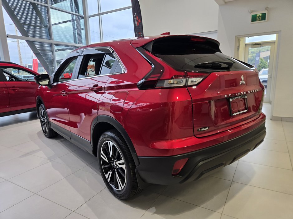 2025 Mitsubishi ECLIPSE CROSS ES-2