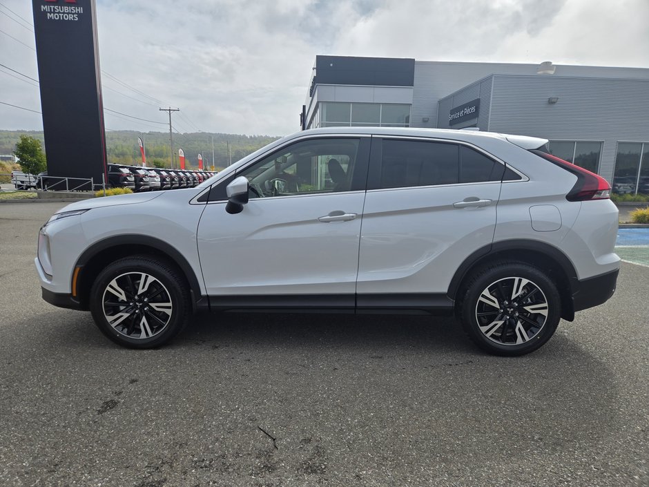 2025 Mitsubishi ECLIPSE CROSS ES-2