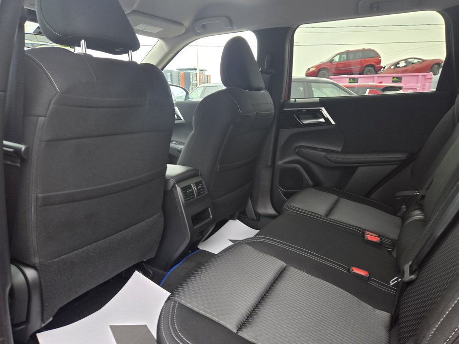 Mitsubishi Outlander Plug-In Hybrid ES 2025-5