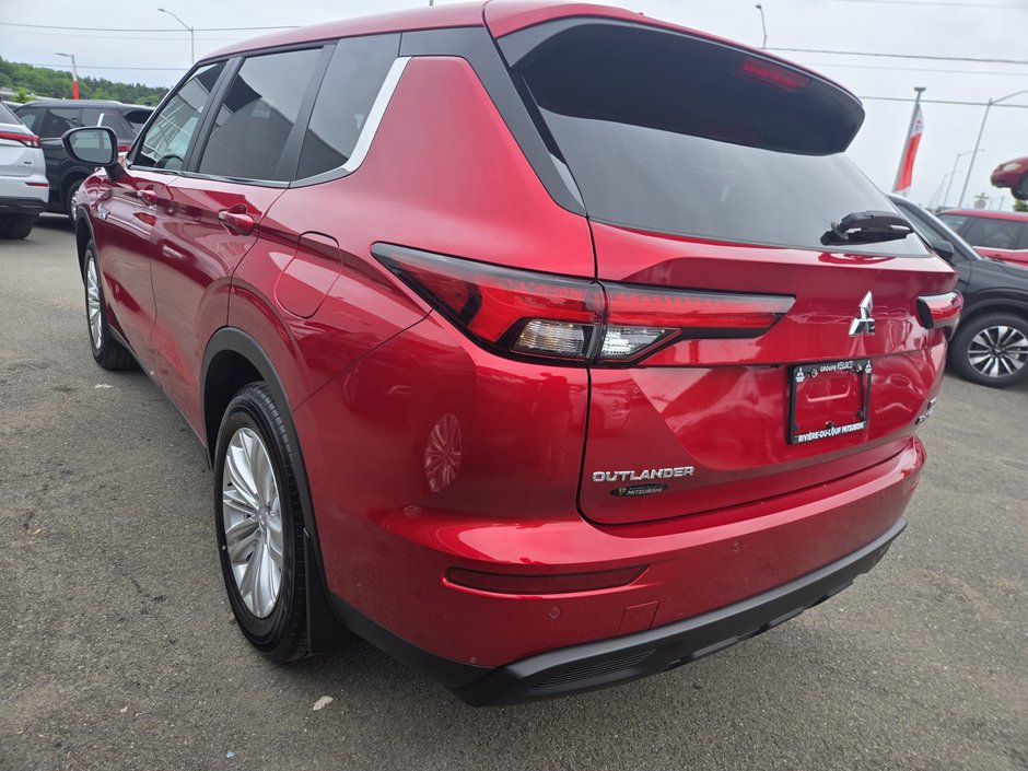 Mitsubishi Outlander Plug-In Hybrid ES 2025-2