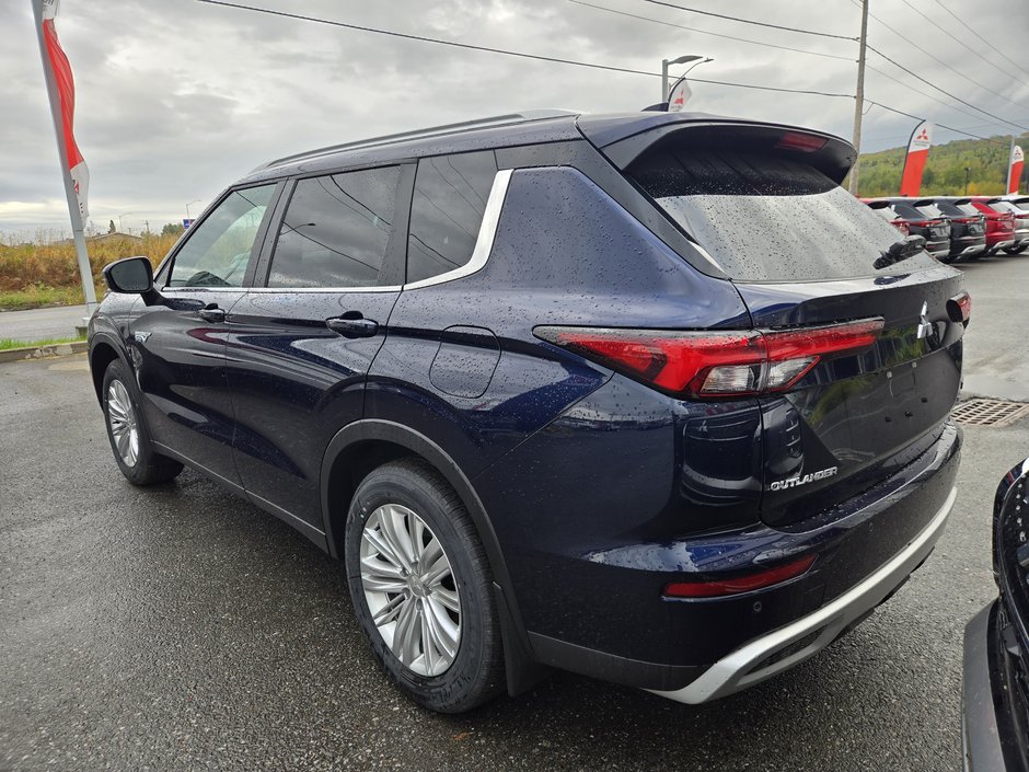 Mitsubishi Outlander Plug-In Hybrid LE 2025-3