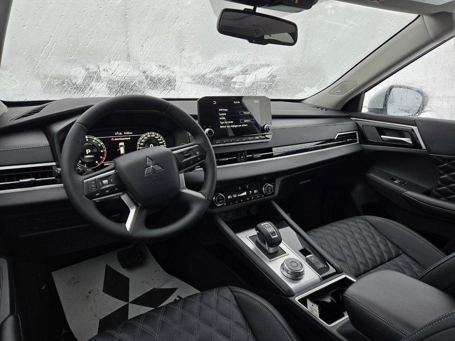 Mitsubishi Outlander GT S-AWC 2024-5