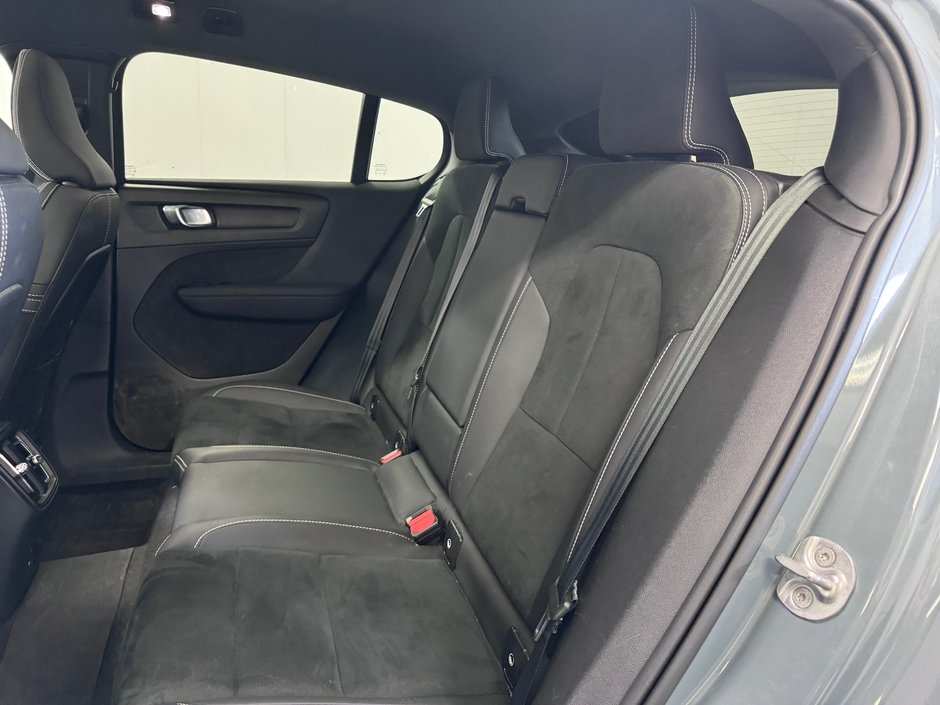 2022 Volvo C40 Recharge Pure Electric ULTIMATE-7