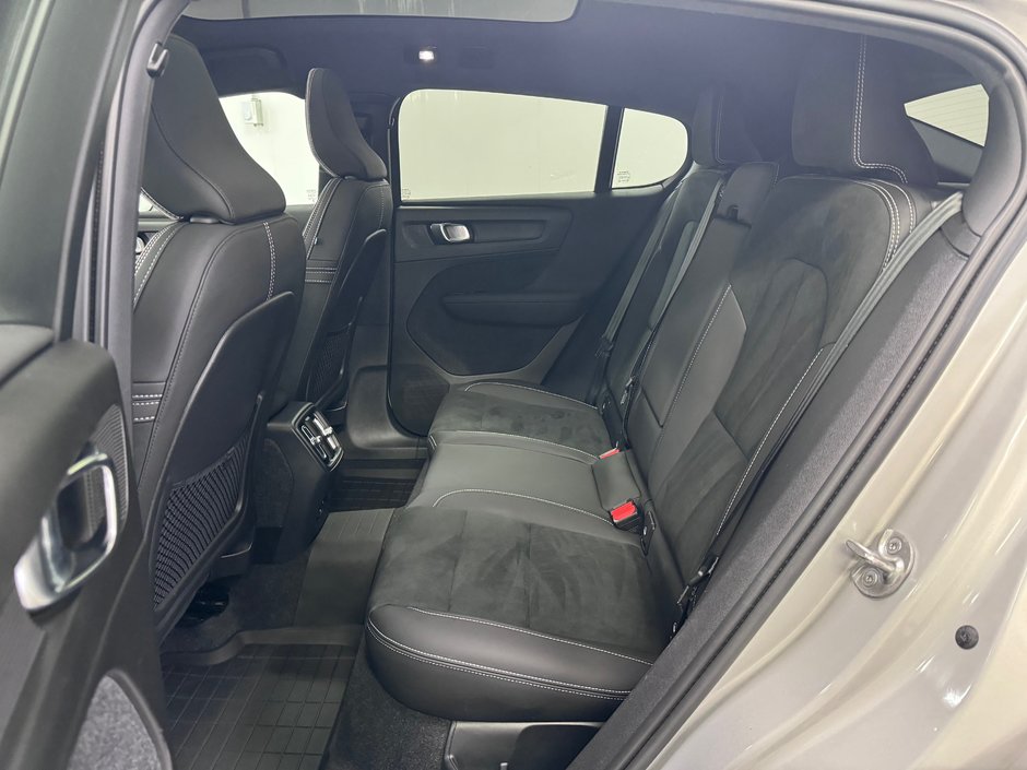 2023 Volvo C40 PLUS-3