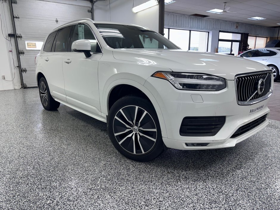 2020 Volvo XC90 MOMENTUM-1