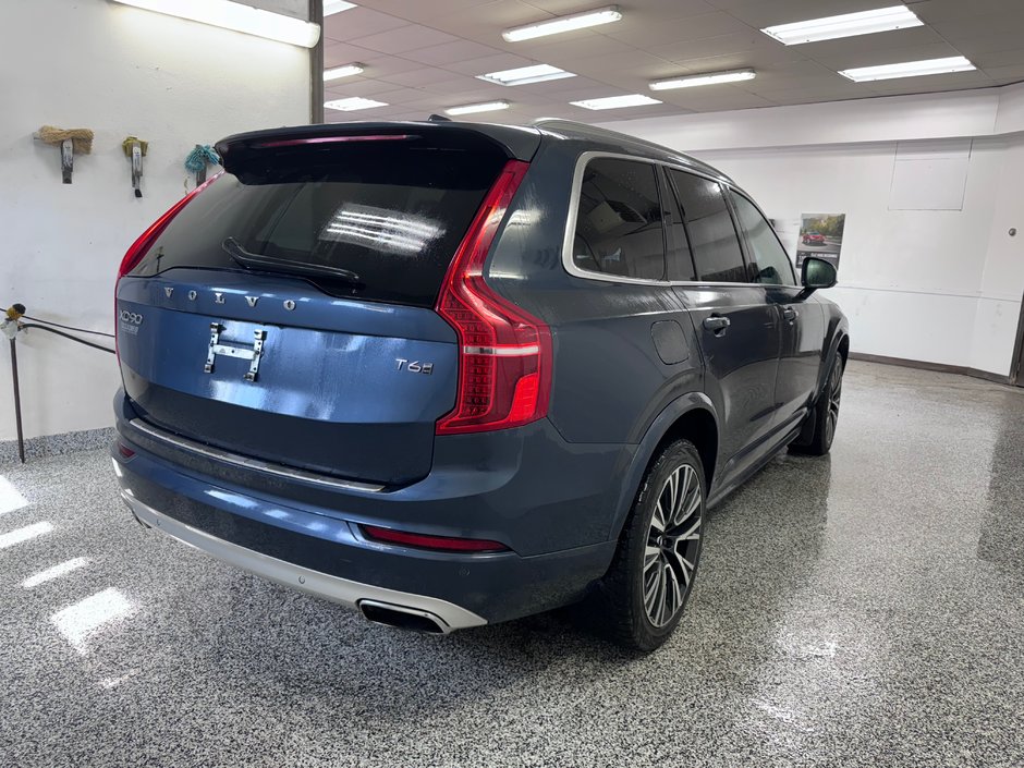 2020 Volvo XC90 T6 AWD Momentum (7-Seat)-2