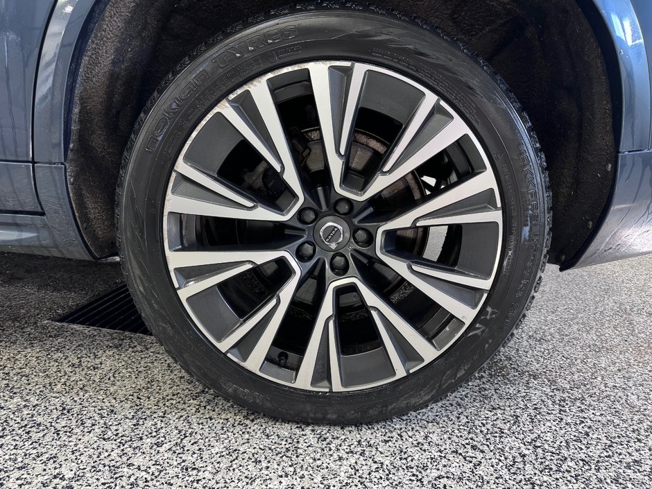 2020 Volvo XC90 T6 AWD Momentum (7-Seat)-4