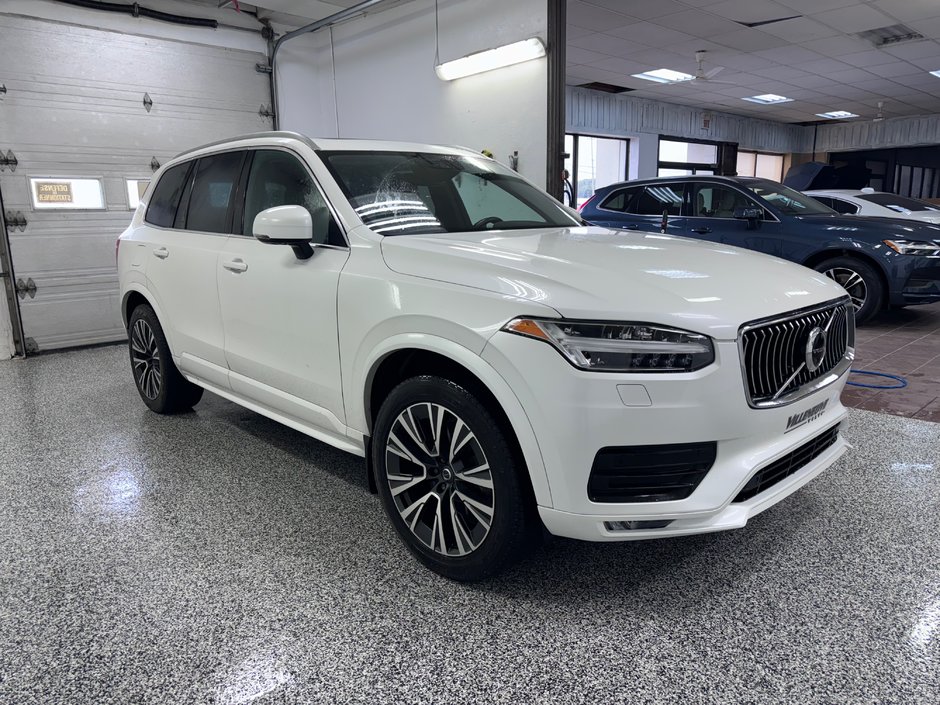 2020 Volvo XC90 T6 AWD Momentum (7-Seat)-1