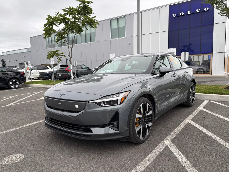 Polestar 2 BASE 2025 à Laval, Québec