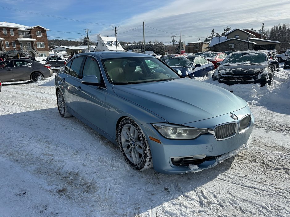 2013 BMW 3 Series-0