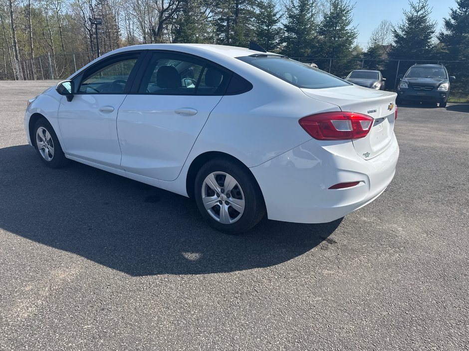 Chevrolet Cruze LS 2016-5